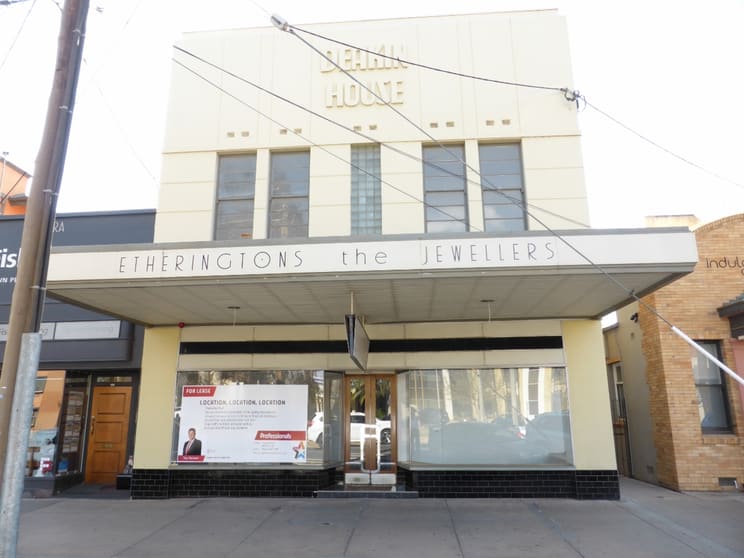 Click to view all images Upstairs/65 Deakin Avenue Mildura VIC 3500 - Image 1