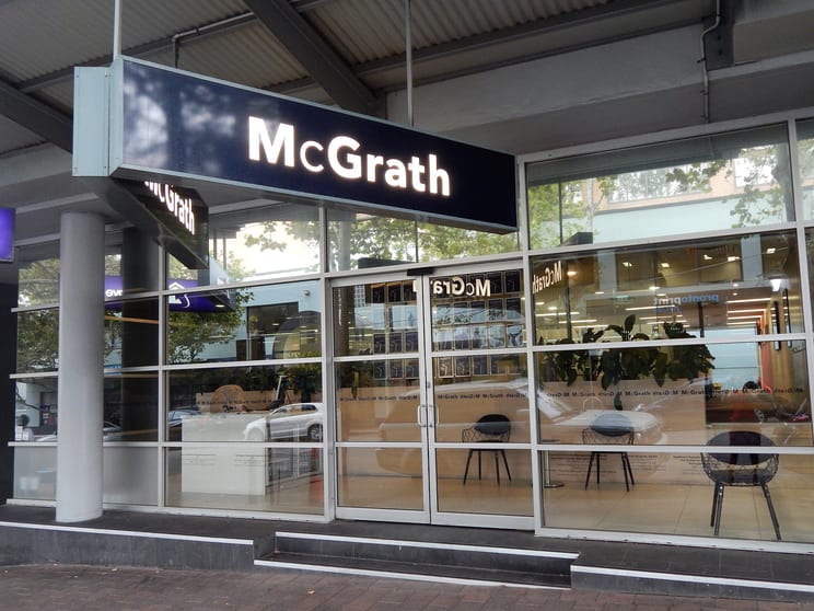 Click to view all images 3 Young Street Neutral Bay NSW 2089 - Image 2