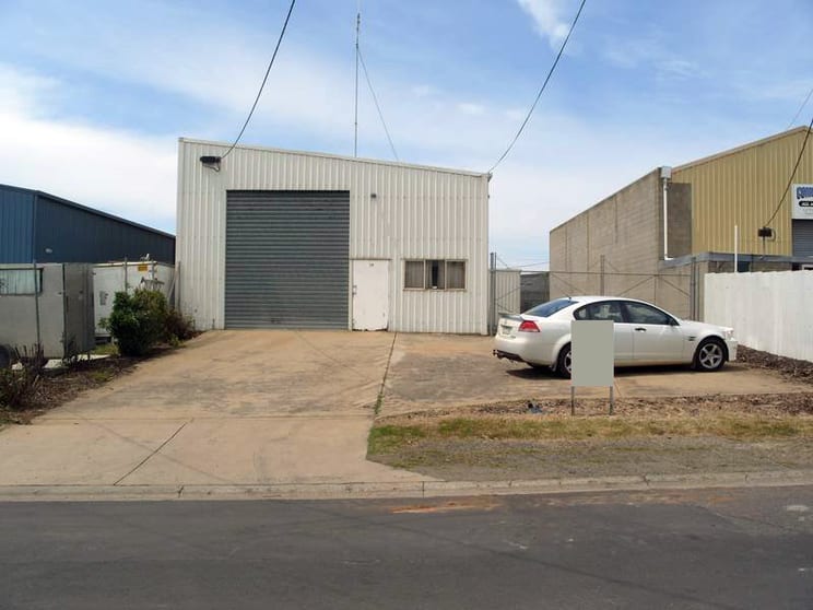 Click to view all images 14 Cadman Tce North Geelong VIC 3215 - Image 1
