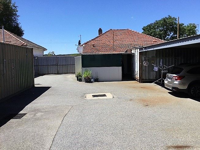 Click to view all images 15 Faulkner Avenue Belmont WA 6104 - Image 3