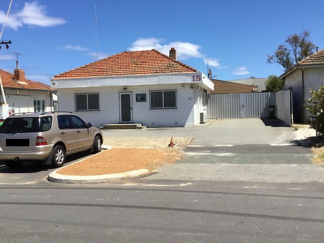 Click to view all images 15 Faulkner Avenue Belmont WA 6104 - Image 1