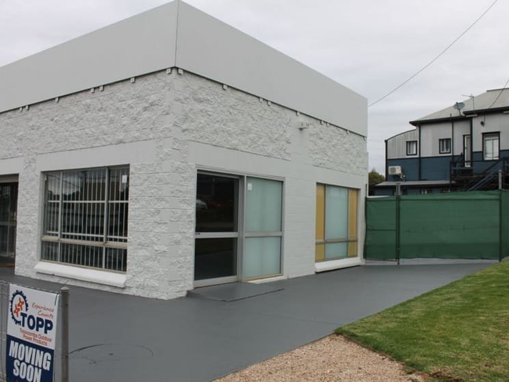 Click to view all images 2 Taylor Street Toowoomba QLD 4350 - Image 3
