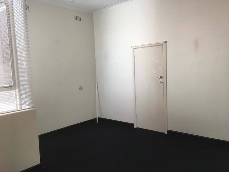 Click to view all images 2/10 Station Street Cheltenham VIC 3192 - Image 2