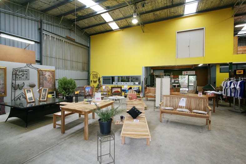 Click to view all images 1995 Warburton Highway Launching Place VIC 3139 - Image 2