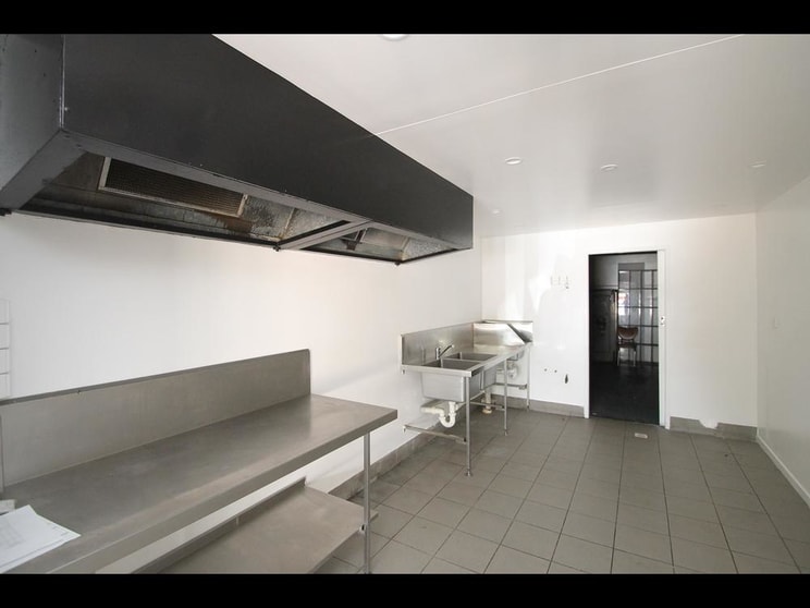 Click to view all images Shop 1/255 Herries Street Toowoomba City QLD 4350 - Image 1