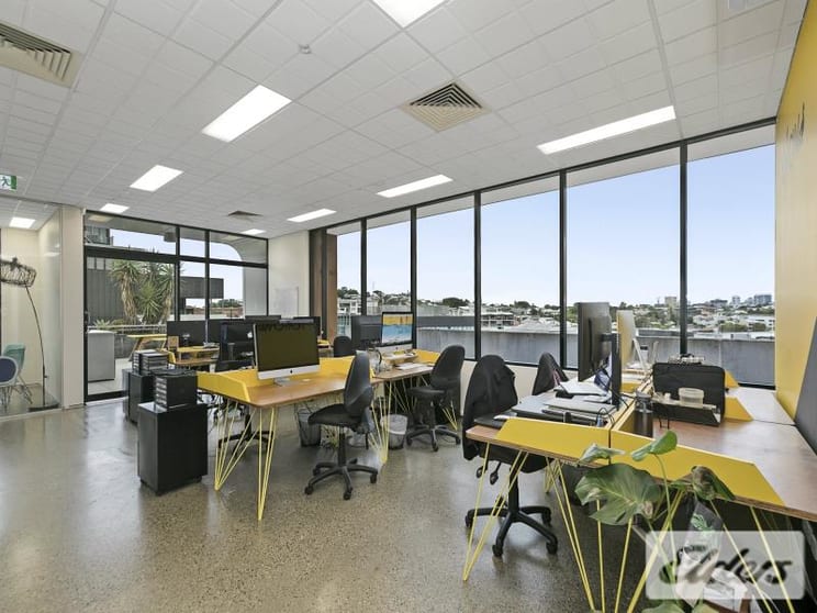 Click to view all images 4 Kyabra St Newstead QLD 4006 - Image 2