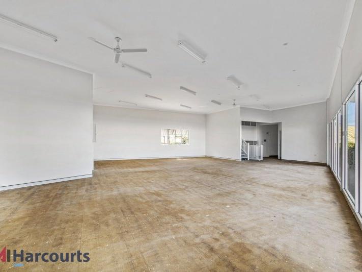 Click to view all images 2/2-4 Horseshoe Bend Gympie QLD 4570 - Image 2