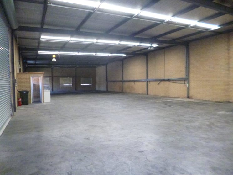 Click to view all images 2/233 Bank Street Welshpool WA 6106 - Image 3