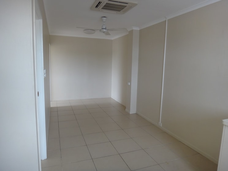 Click to view all images 581 Ross River Road Kirwan QLD 4817 - Image 3