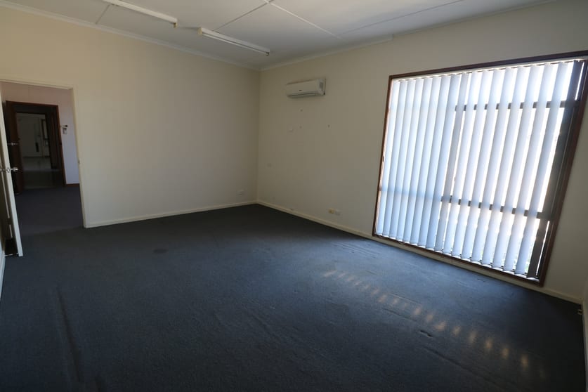 Click to view all images 116-132 Marong Road West Bendigo VIC 3550 - Image 3