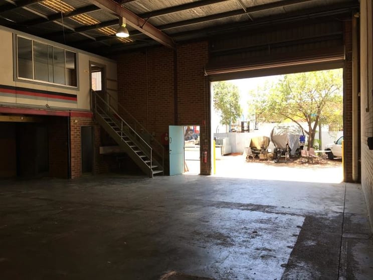 Click to view all images Unit 4/64 Riverside Road Chipping Norton NSW 2170 - Image 2