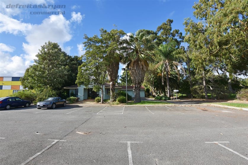 Click to view all images 862 North Lake Road Cockburn Central WA 6164 - Image 3