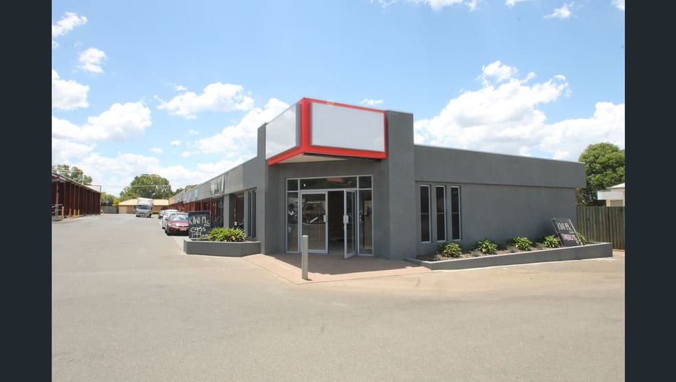 Click to view all images 100 Hill Street Newtown QLD 4350 - Image 2