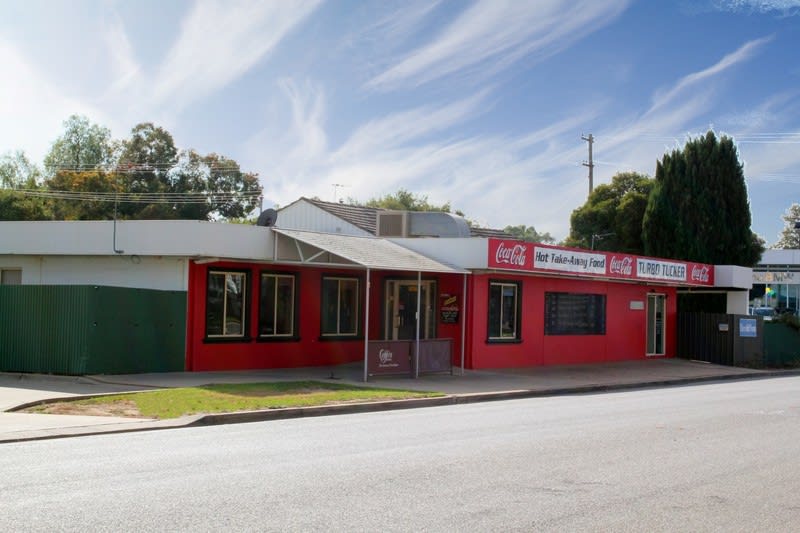 Click to view all images 2A Mason Street Wagga Wagga NSW 2650 - Image 1