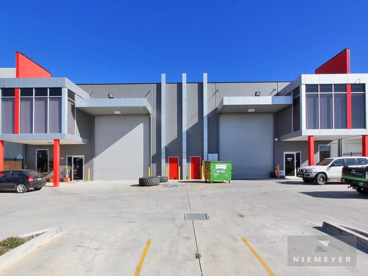 Click to view all images 27 Mount Erin Road Campbelltown NSW 2560 - Image 1