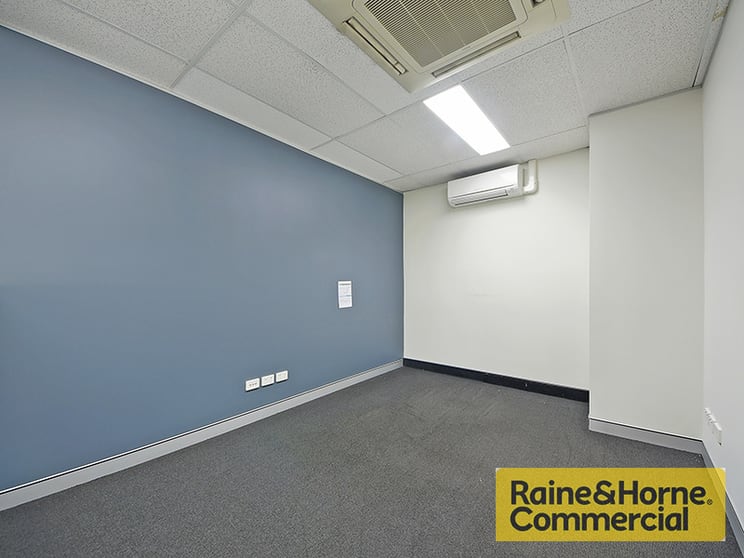 Click to view all images E/160 Moray Street New Farm QLD 4005 - Image 2