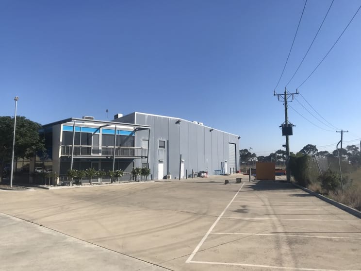 Click to view all images 8/216 Blackshaws Road Altona North VIC 3025 - Image 2