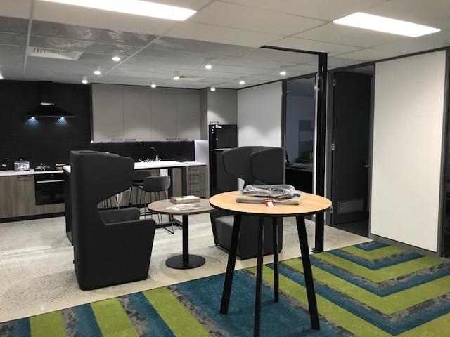 Click to view all images 6 Irving Place Bathurst NSW 2795 - Image 2