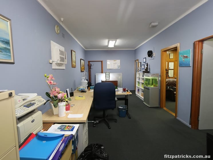 Click to view all images Suite 5/56-60 Baylis Street Wagga Wagga NSW 2650 - Image 3