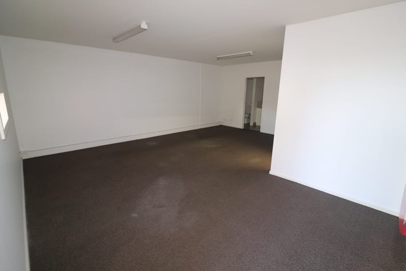 Click to view all images 4/16 Industry Boulevard Carrum Downs VIC 3201 - Image 3