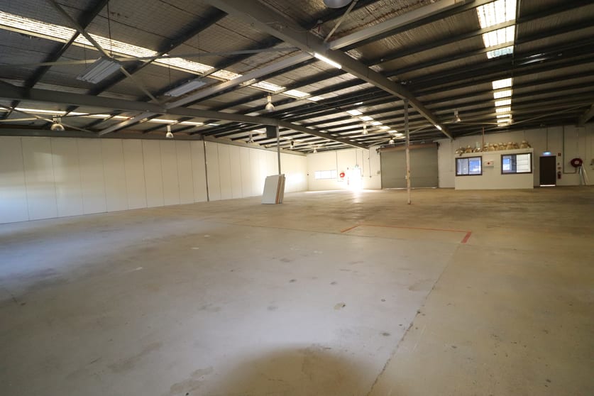 Click to view all images 4/26 Industrial Avenue Molendinar QLD 4214 - Image 2