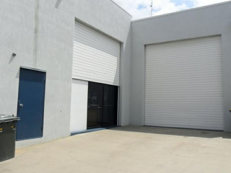 Click to view all images Unit 2/138 George Street Allenstown QLD 4700 - Image 3