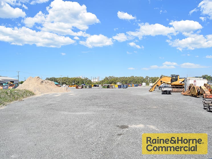 Click to view all images 28 Mundin Street Eagle Farm QLD 4009 - Image 2