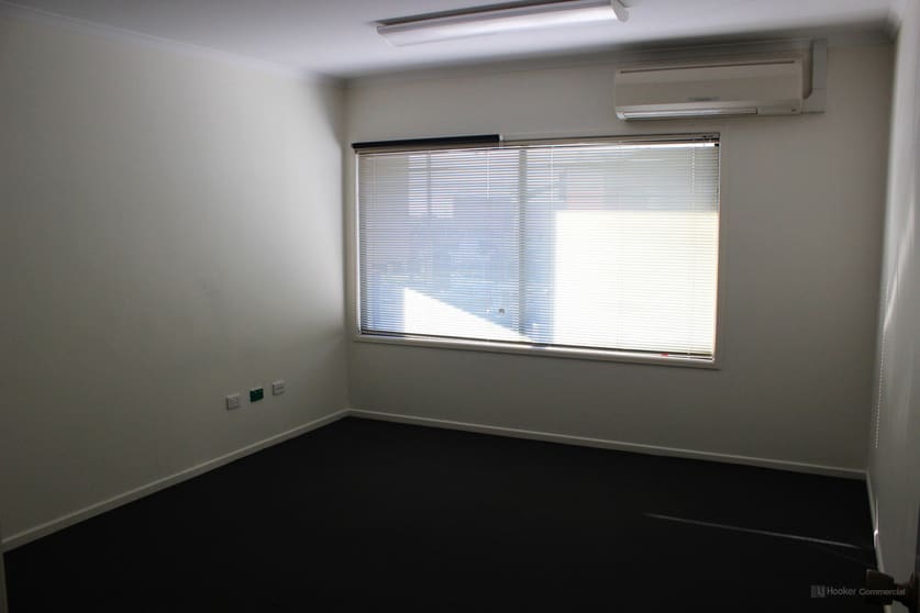 Click to view all images FF Suite 3/648 Ruthven Street Toowoomba QLD 4350 - Image 3