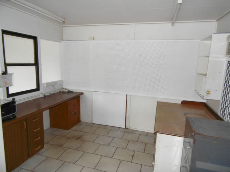 Click to view all images 31a Churchill Street Childers QLD 4660 - Image 3