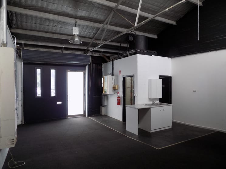 Click to view all images 3/6 Joel Court Moorabbin VIC 3189 - Image 3