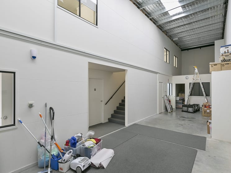 Click to view all images 6/17 Carbine Way Mornington VIC 3931 - Image 2