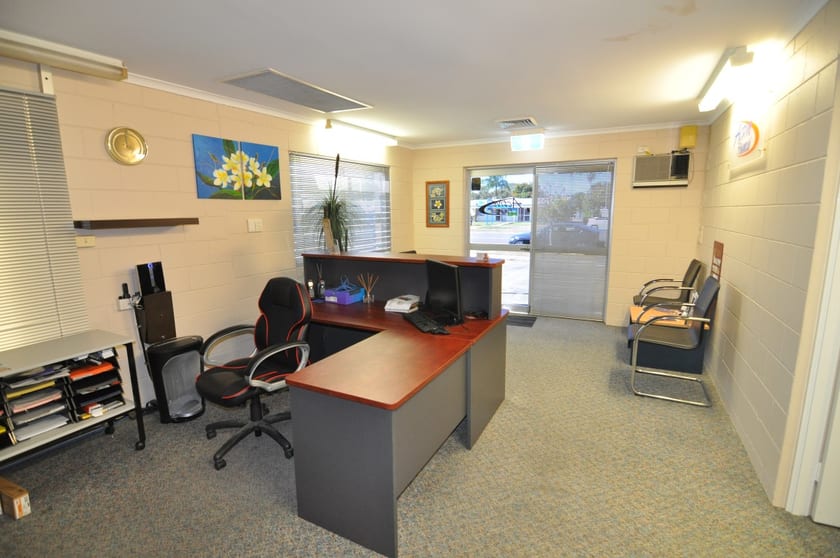 Click to view all images 56-58 Thuringowa Drive Kirwan QLD 4817 - Image 3