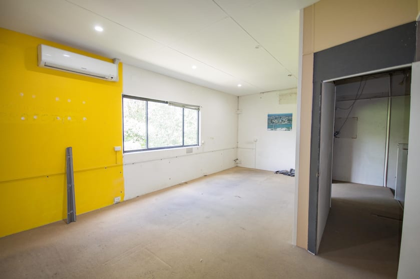 Click to view all images Ashmore QLD 4214 - Image 2