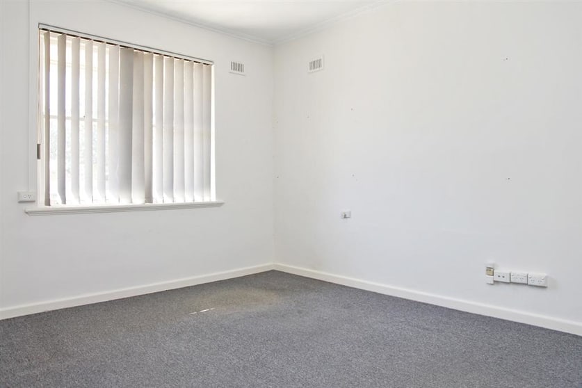 Click to view all images 32 Surrey Road Keswick SA 5035 - Image 2