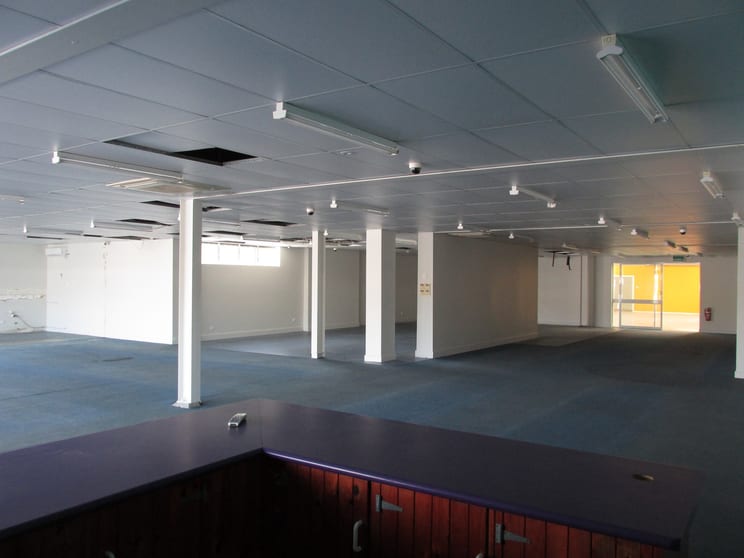 Click to view all images 2/99 Main Street Pialba QLD 4655 - Image 2
