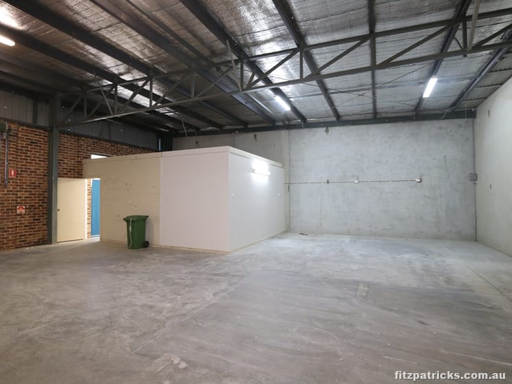 Click to view all images Unit 7/10-12 Kooringal Road Wagga Wagga NSW 2650 - Image 3