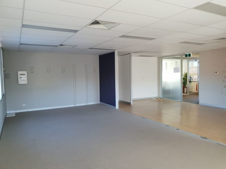 Click to view all images Unit 6/43 Comrie Street Wanniassa ACT 2903 - Image 2