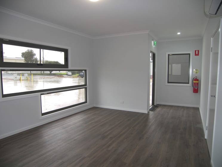 Click to view all images 5 Piper Road East Bendigo VIC 3550 - Image 2