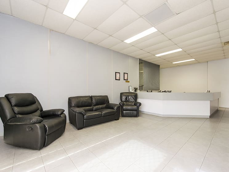 Click to view all images 8 Cohn Street Carlisle WA 6101 - Image 2