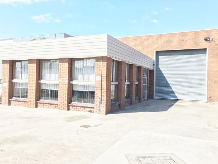 Click to view all images 32 Strong Avenue Thomastown VIC 3074 - Image 1