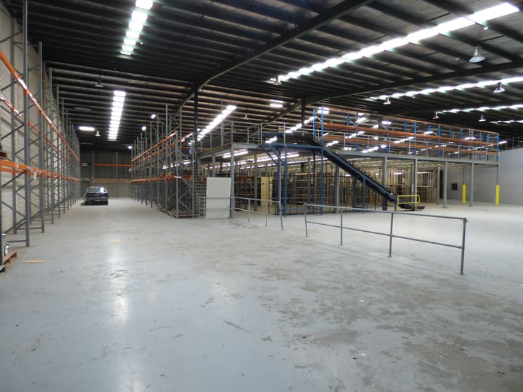 Click to view all images 52A Winterton Road Clayton VIC 3168 - Image 3