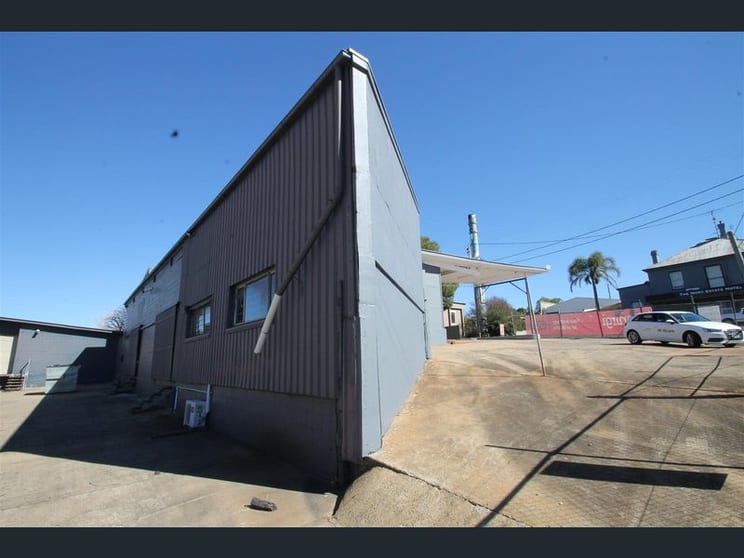 Click to view all images 94a Mort Street Toowoomba City QLD 4350 - Image 3
