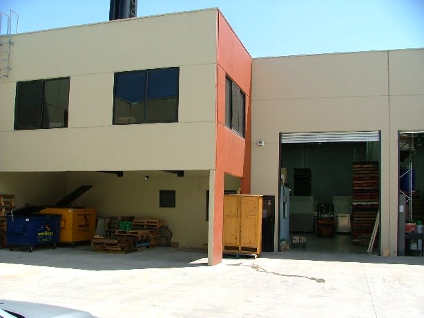 Click to view all images 4/300 Macaulay Road North Melbourne VIC 3051 - Image 2
