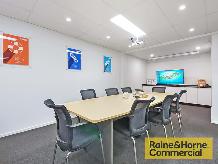 Click to view all images 2/7 Hudson Road Albion QLD 4010 - Image 2