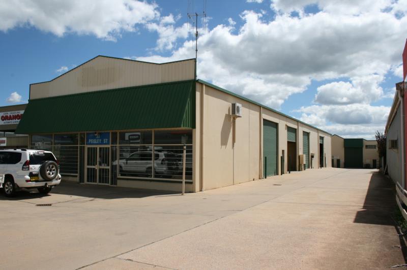 Click to view all images Unit 3/37 Peisley Street Orange NSW 2800 - Image 2