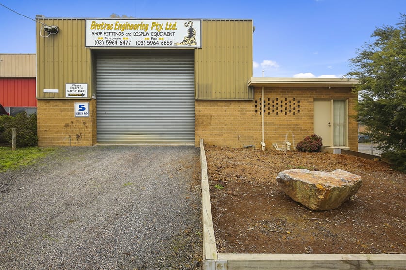 Click to view all images 5 Selby Road Woori Yallock VIC 3139 - Image 1