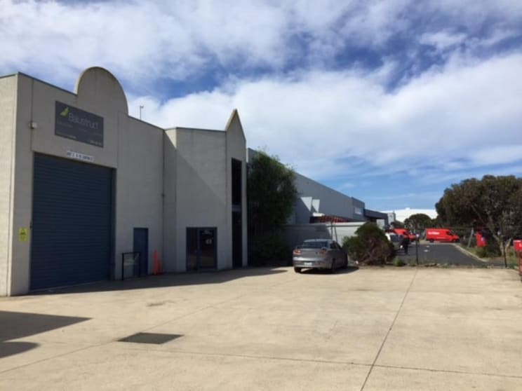 Click to view all images 2/8-10 Lentini Street Hoppers Crossing VIC 3029 - Image 2