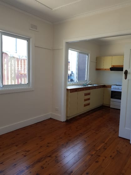Click to view all images 2 Ruddock Street Corrimal NSW 2518 - Image 3
