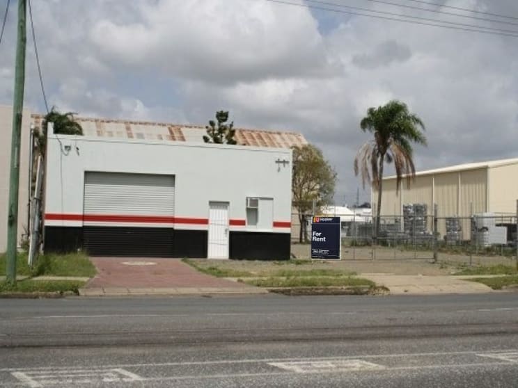 Click to view all images 278 Denison Street Rockhampton City QLD 4700 - Image 1