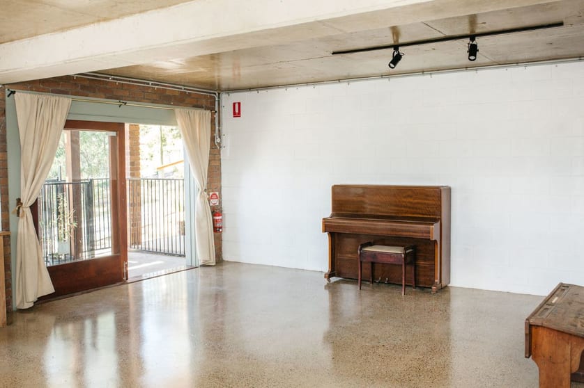 Click to view all images Suite 3/88 West Burleigh Road Burleigh Heads QLD 4220 - Image 2